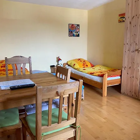 Ferienzimmer Oelhaf In Gelb Self Check-in Mit Key-tresore * Вильгельмсдорф