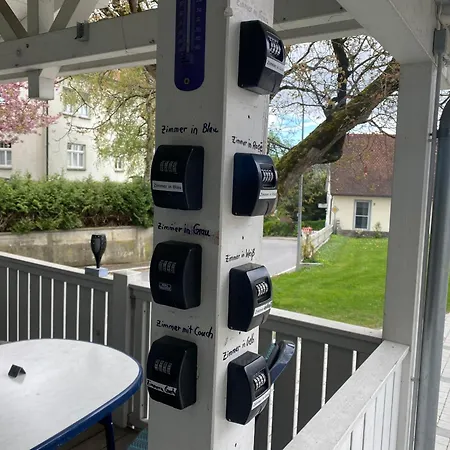 Ferienzimmer Oelhaf In Gelb Self Check-in Mit Key-tresore Δωμάτια σε οικογενειακή κατοικία *